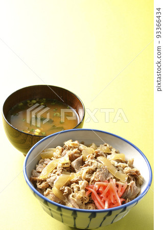 Simple gyudon with red pickled ginger and miso soup Simple gyudon with red pickled ginger and miso soup 93366434