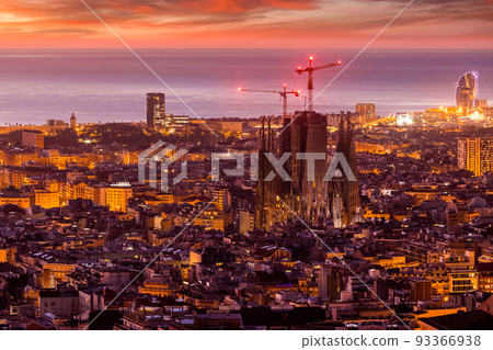 Sunrise view of Barcelona, Spain. Panoramic view of Barcelona 93366938