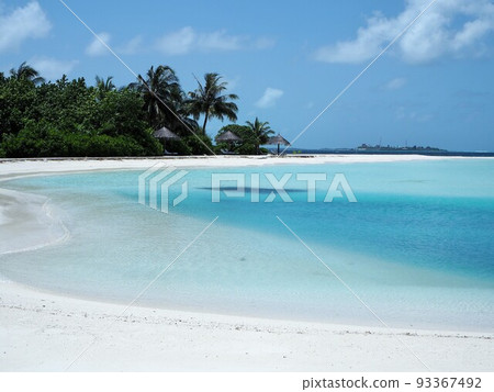 Maldives beautiful sea and sandbanks Maldives beautiful sea and sandbanks 93367492