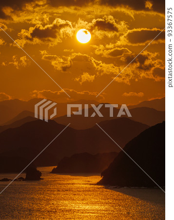 Evening view of the Kii mountains and the sea Evening view of the Kii mountains and the sea 93367575