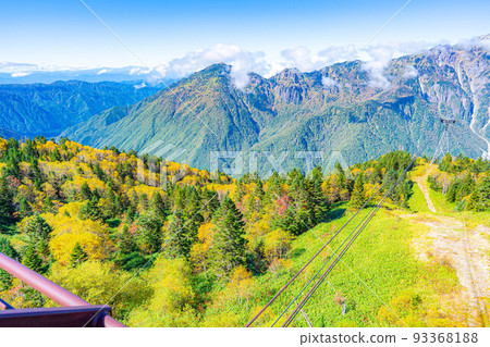 [秋天素材]從新穗高索道看到的秋天的北阿爾卑斯山[岐阜縣] 93368188