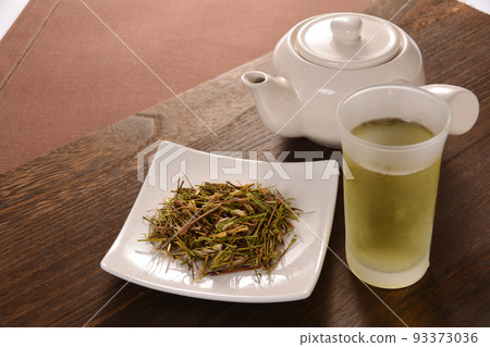 Assembly tea tea leaves Assembly tea tea leaves 93373036