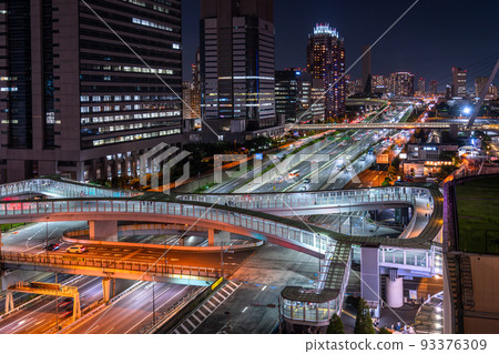 《東京》夜間首都高速灣岸線/台場地區 93376309
