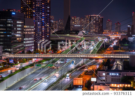 《東京》夜間首都高速灣岸線/台場地區 93376311