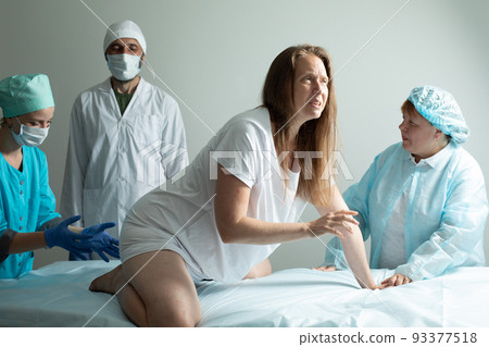 Child birth process, helping personal during labour 93377518