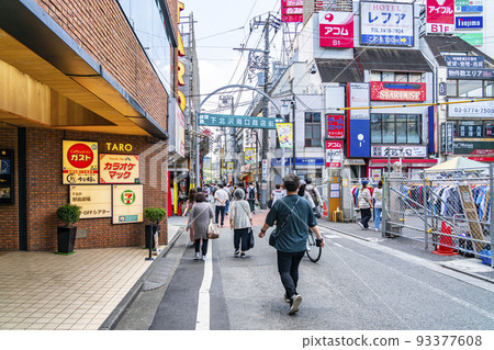 [東京]下北澤站前擠滿了遊客 93377608