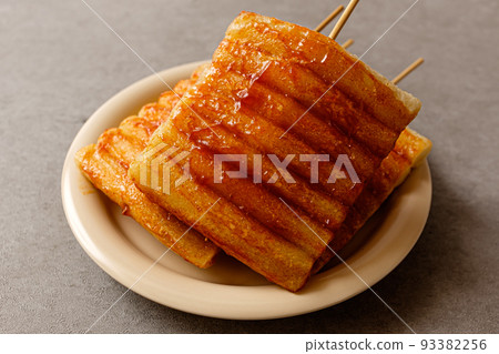 塗上紅辣椒的炸串 93382256