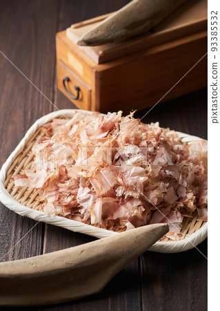 Dried bonito flakes in a colander 93385532