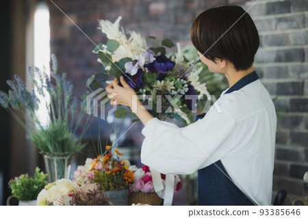 Florist women 93385646