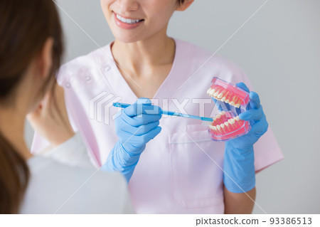 Dental hygienist Dental hygienist 93386513