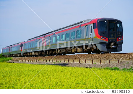 2600 系列渦潮添加到阿波大通運輸的 4 節車廂列車 93390310