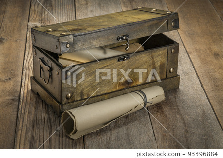 retro decorative case or storage box 93396884