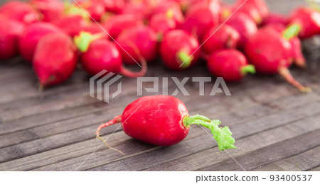 appetizing crispy radishes on wooden table appetizing crispy radishes on wooden table 93400537