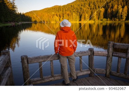 Rest on the lake 93402067