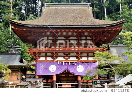 Nyutsuhime Shrine (Romon Gate) [Kamiamano, Katsuragi-cho, Ito-gun, Wakayama Prefecture] 93411278