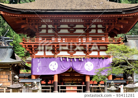Nyutsuhime Shrine (Romon Gate) [Kamiamano, Katsuragi-cho, Ito-gun, Wakayama Prefecture] 93411281
