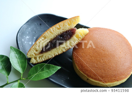 Relaxing Tea Time Fluffy Delicious Dorayaki Japanese Sweets 93411598