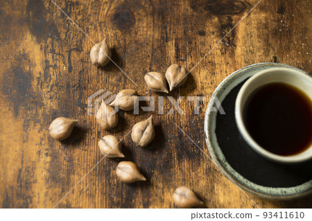 Kurumi on the table coffee time Kurumi on the table coffee time 93411610
