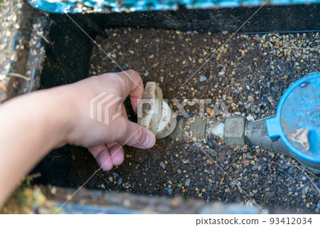 供水 男人 男 93412034