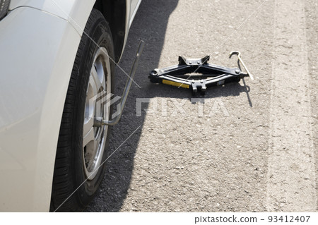 汽車輪胎更換,爆胎修復,冬季輪胎更換,夏季輪胎更換 汽車輪胎更換,爆胎修復,冬季輪胎更換,夏季輪胎更換 93412407