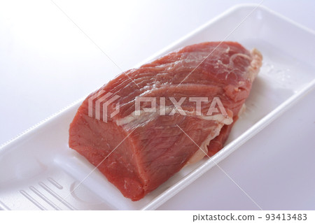 Raw meat in beef thigh block pack Raw meat in beef thigh block pack 93413483