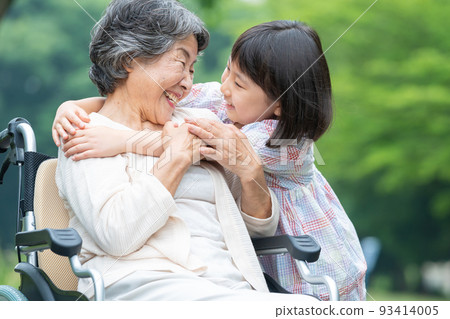 Nursing care senior woman child 93414005