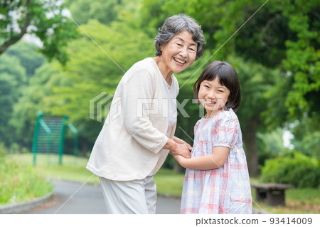 Nursing care senior woman child 93414009