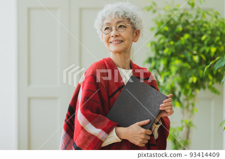 銀髮女子 銀髮女子 93414409