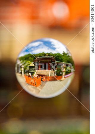 反射在大理石中的紀州東照宮 93414801