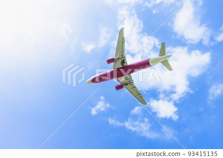 "Airplane" Airbus Airbus A320 (A320ceo family) "Airplane" Airbus Airbus A320 (A320ceo family) 93415135