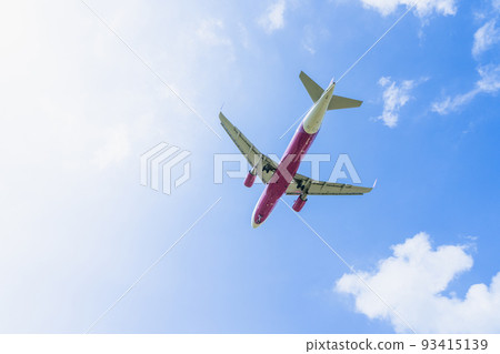 "Airplane" Airbus Airbus A320 (A320ceo family) 93415139