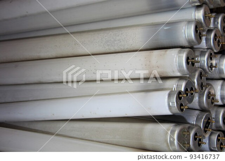 Fluorescent tubes to be discarded 93416737