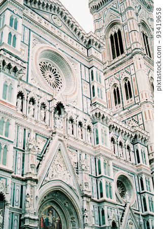 Facade of the Cathedral of Santa Maria del Fiore in Florence. Italy Facade of the Cathedral of Santa Maria del Fiore in Florence. Italy 93419658
