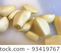 cut garlic 93419767