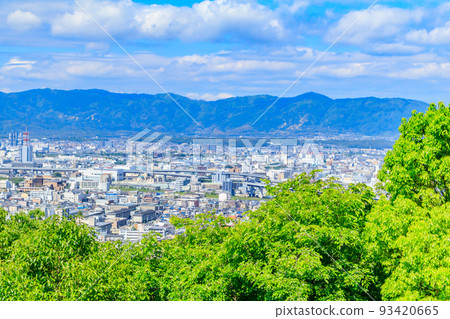 [Old city scenery in Kyoto] View of Kyoto city seen from Mt. Inari 93420665