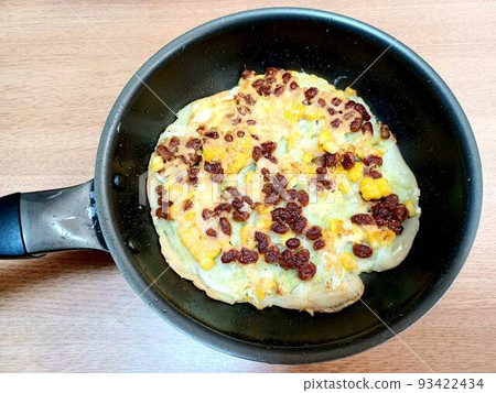 Okonomiyaki with natto 93422434