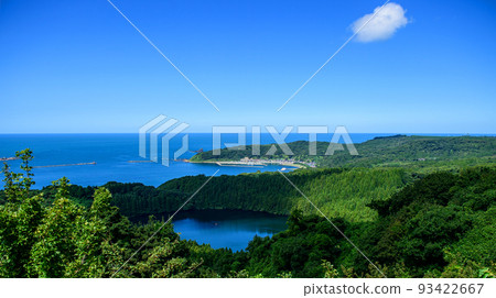Superb view of midsummer: Toga Bay and Ninome Lagoon seen from Hachibodai, Akita Prefecture 93422667