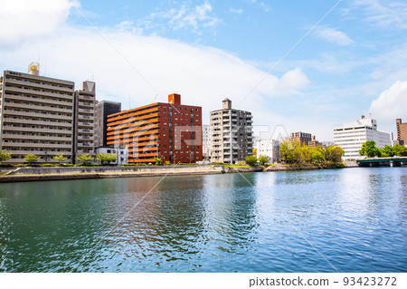 This is the urban landscape from the west side of Peace Memorial Park to the west side of Honkawa. You can see the Chugoku Shimbun building. Please enjoy the bright city image. This is the urban landscape from the west side of Peace Memorial Park to the west side of Honkawa. You can see the Chugoku Shimbun building. Please enjoy the bright city image. 93423272