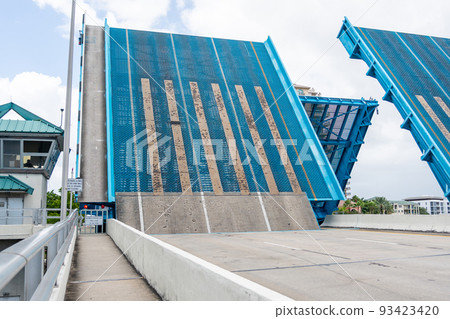 Open drawbridge in Fort Lauderdale Bridge , Florida, USA 93423420