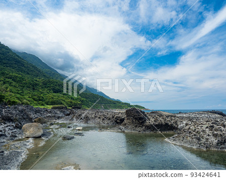 台灣花蓮石門海蝕洞的風景 台灣花蓮石門海蝕洞的風景 93424641