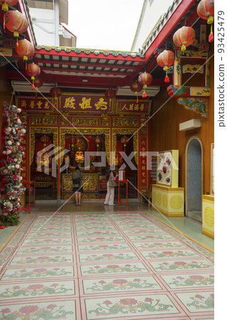 Bangkok, Thailand - 6 November,2020 : Interior view of Wat Mangkon Kamalawat (Wat Leng Noei Yi) in Bangkok, Thailand on 6 November,2020. 93425479