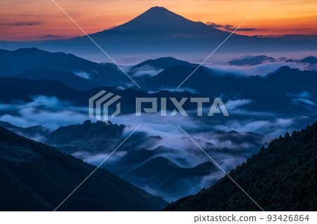 海的黎明和富士山 93426864