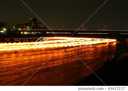 Light traces related to cormorant fishing on the Nagara River Light traces related to cormorant fishing on the Nagara River 93427217
