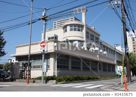 尼崎市政府開明政府大樓（原尼崎市開明小學、舊開明神城小學） 兵庫縣尼崎市 93433675