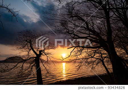 Sunset at Lake Toya, Hokkaido Sunset at Lake Toya, Hokkaido 93434826