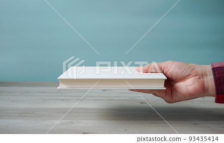 Pass the book 93435414