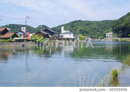 濱田川沿岸房屋景觀 93435949