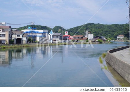 濱田川沿岸房屋景觀 93435950