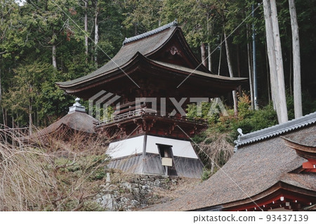 This photo was taken when I visited Chomeiji Temple, one of the thirty-three temples of Saigoku. 93437139