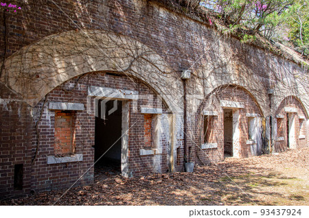 廣島縣竹原市忠海町奧之島中部砲台兵營 廣島縣竹原市忠海町奧之島中部砲台兵營 93437924